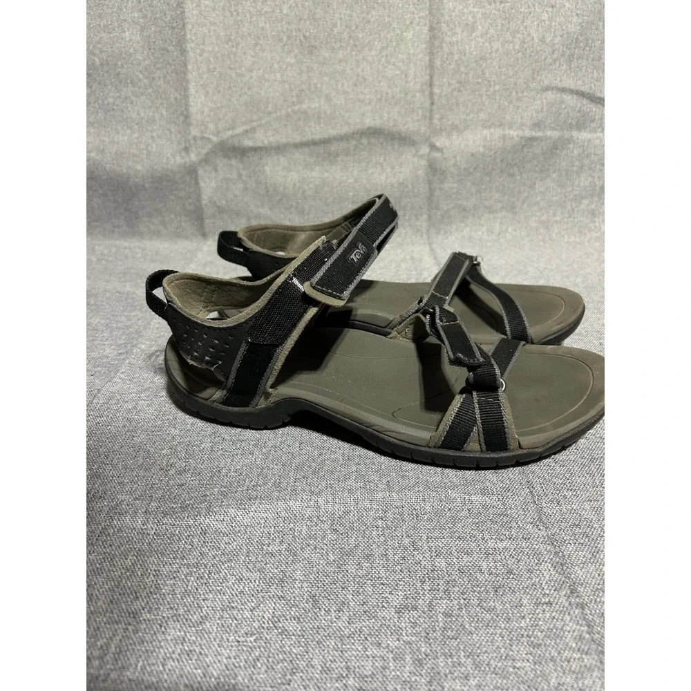 Teva Sandals Womens 7 Grey Black Strappy Athletic Outdoor Hiking Water Sandals‎